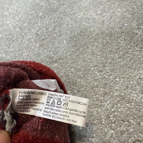 Barefoot Dreams NWT Cozy Chic Lite Confetti Beanie Hat Crimson Rosewood Red - Picture 10 of 10